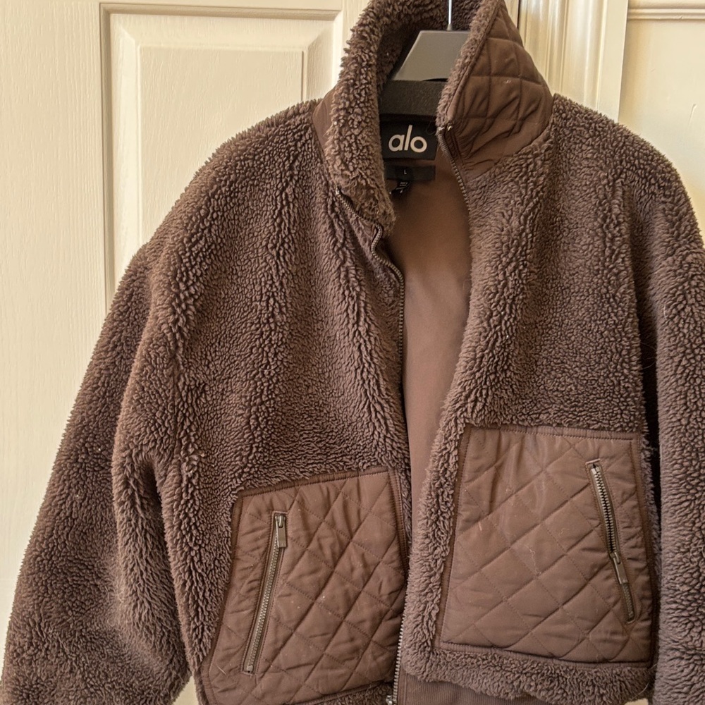 Alo Women’s Sherpa Quilted Jacket. Size L